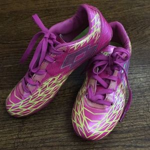 Youth Girls Pink Soccer Cleats